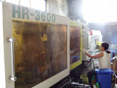 大型注塑机设备